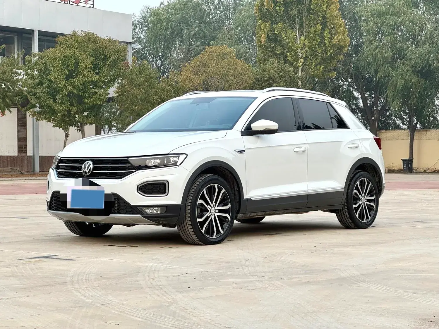 2019 VOLKSWAGEN T-ROC view 1