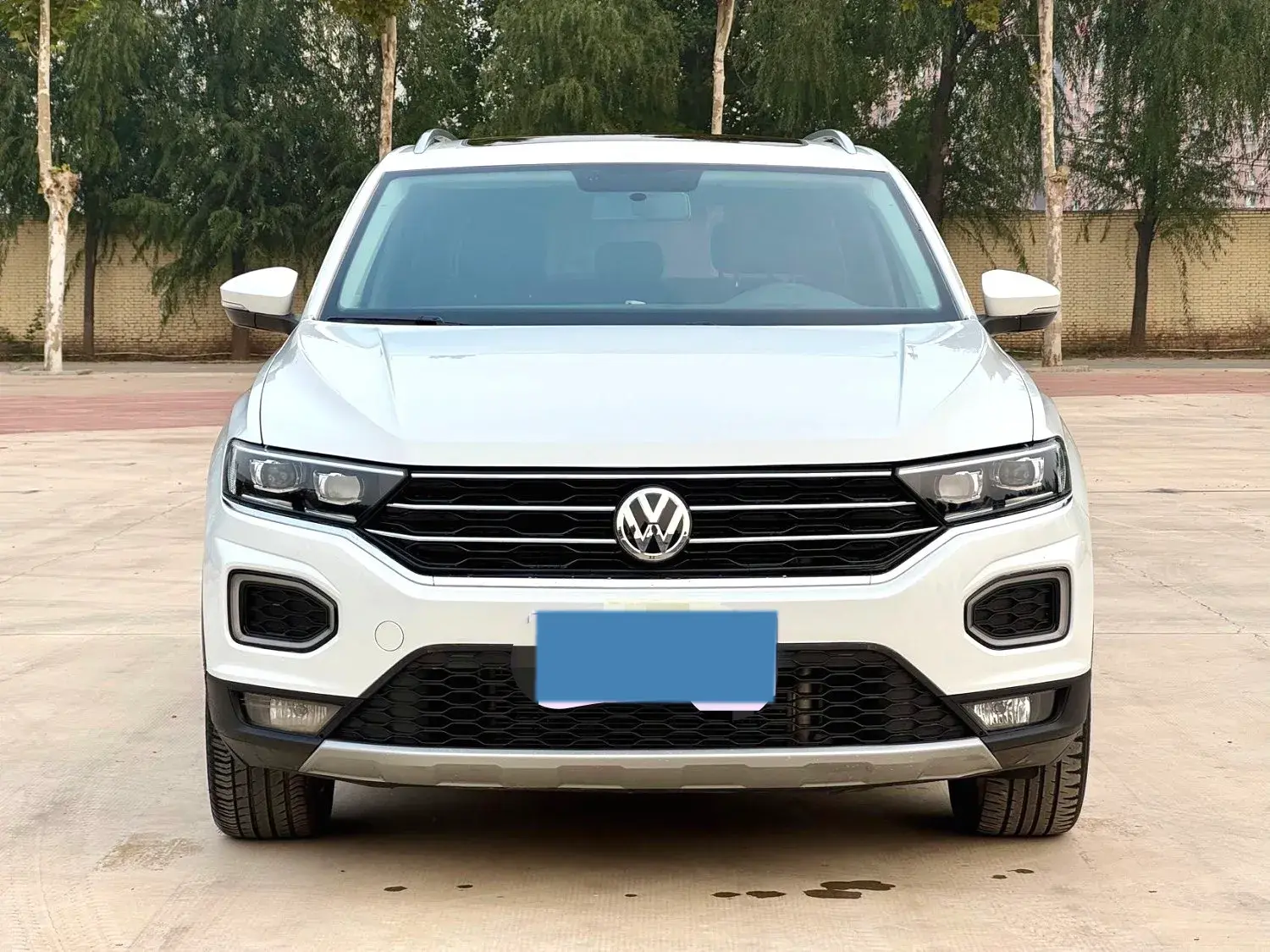 2019 VOLKSWAGEN T-ROC thumbnail 2