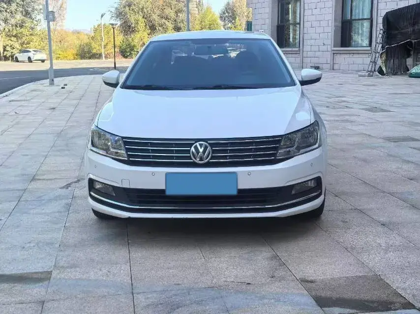 2017 VOLKSWAGEN LAVIDA thumbnail 2