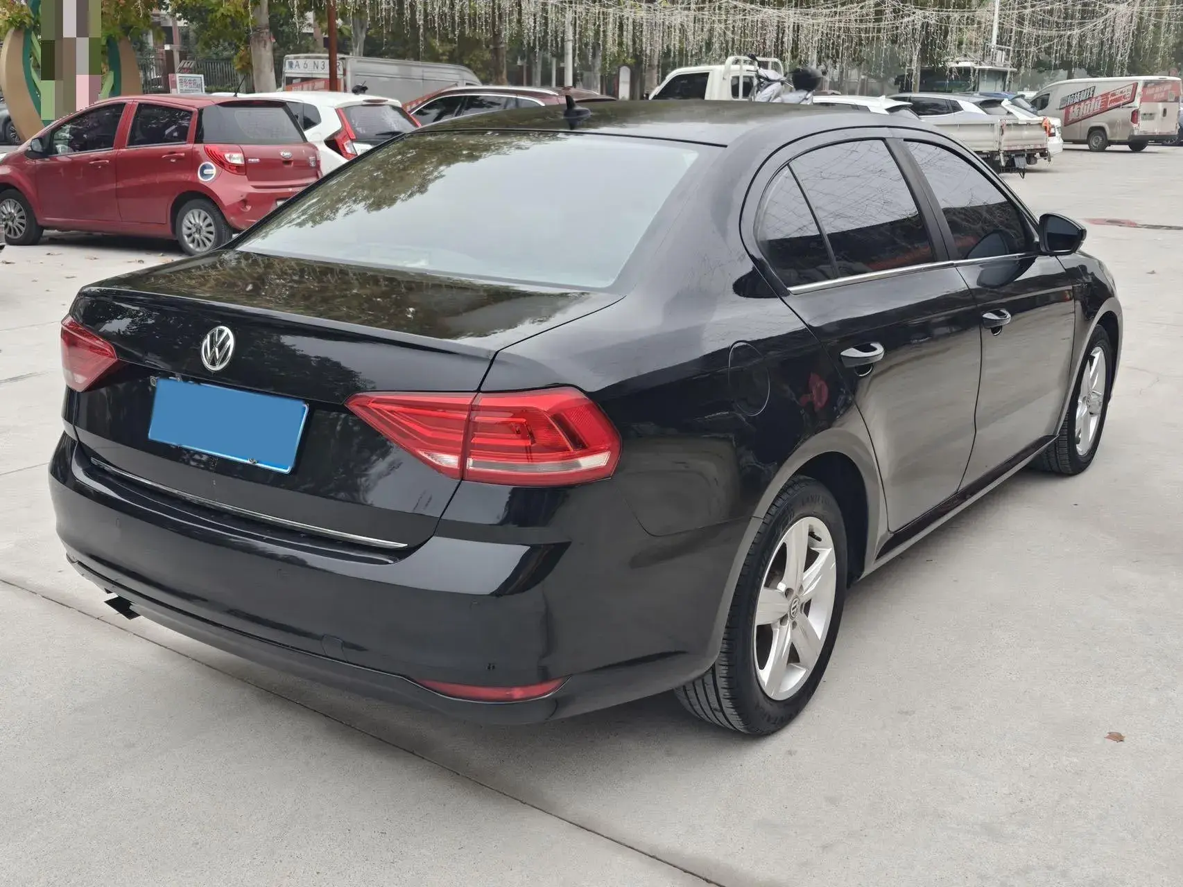 2017 VOLKSWAGEN LAVIDA thumbnail 3