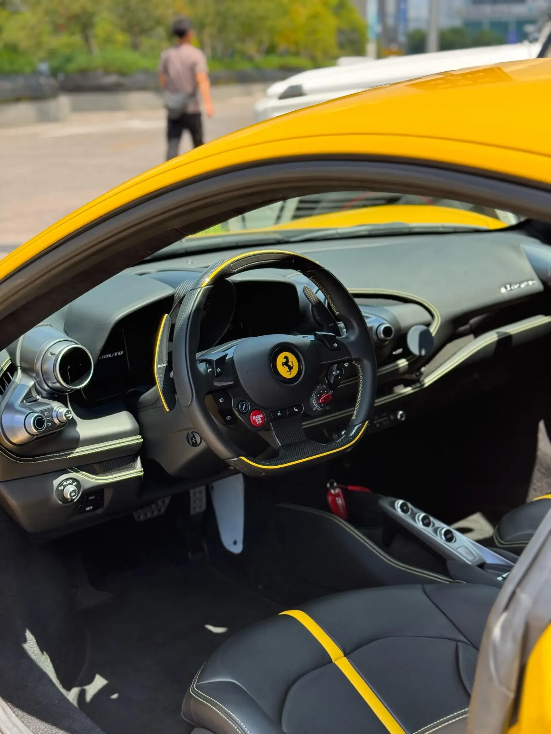 2019 FERRARI F8 thumbnail 3