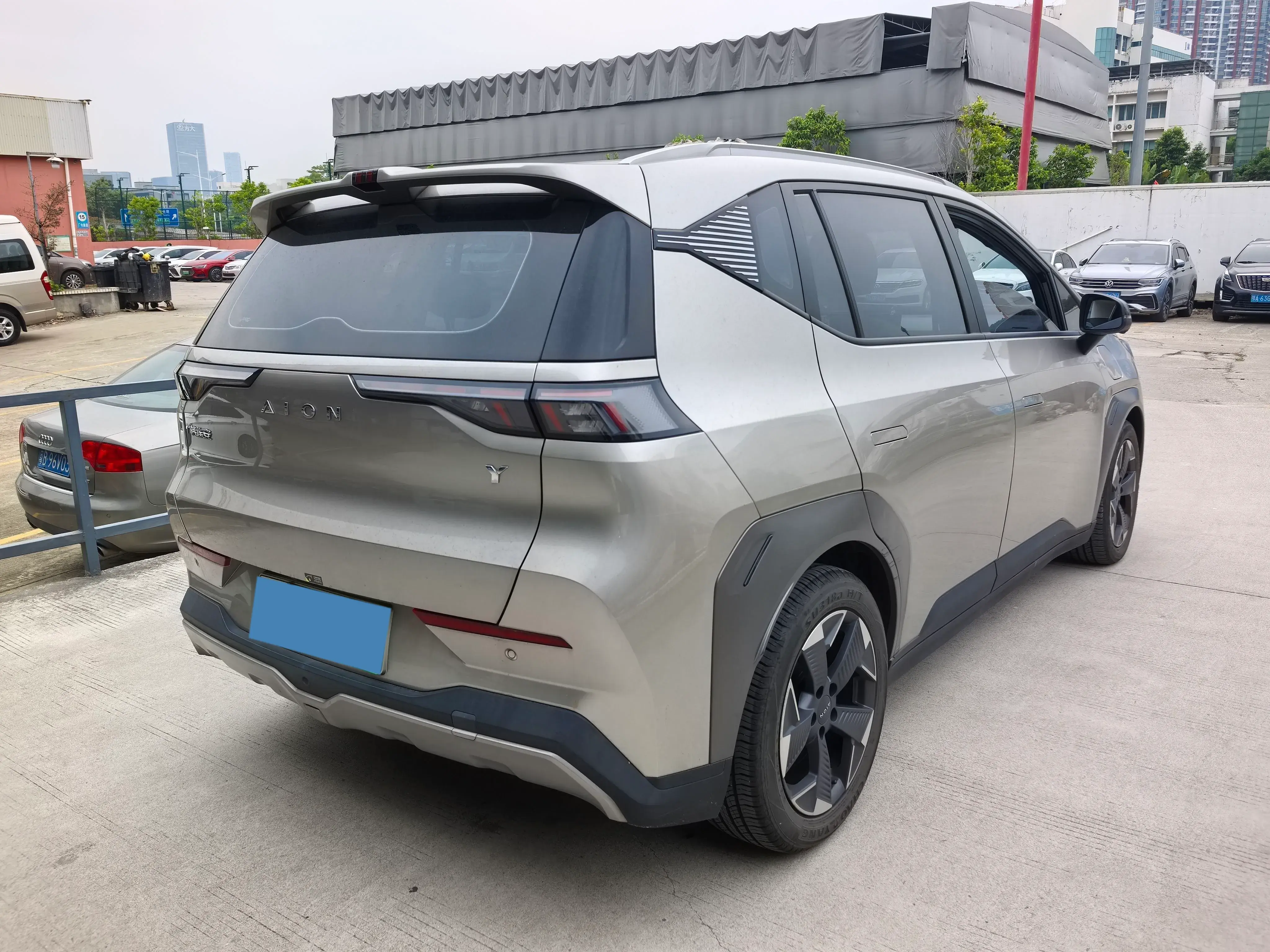 2022 AION Y thumbnail 3