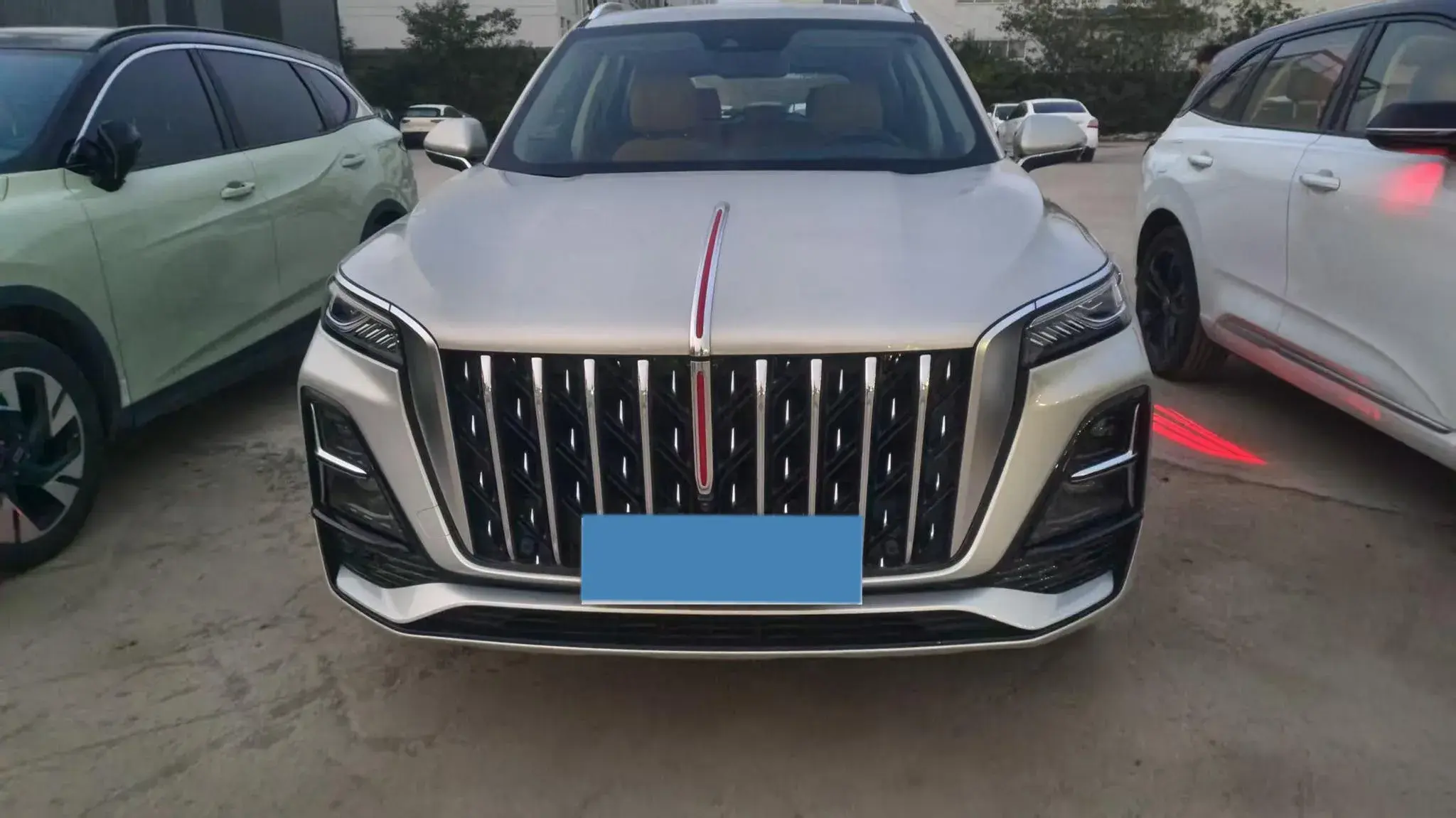 2023 HONGQI HS5 thumbnail 2