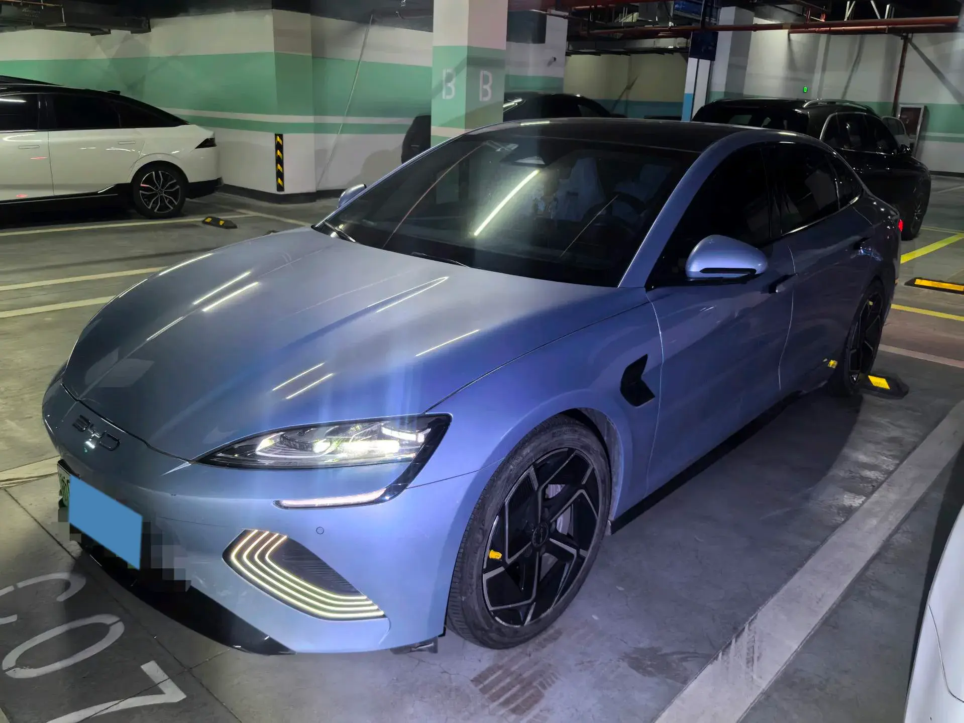 2022 BYD SEAL view 1