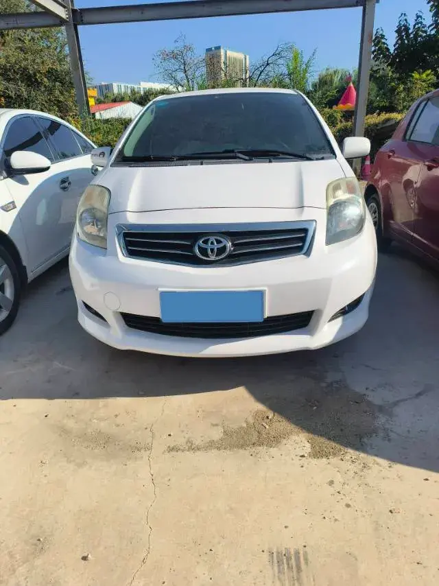 2011 TOYOTA YARIS thumbnail 2