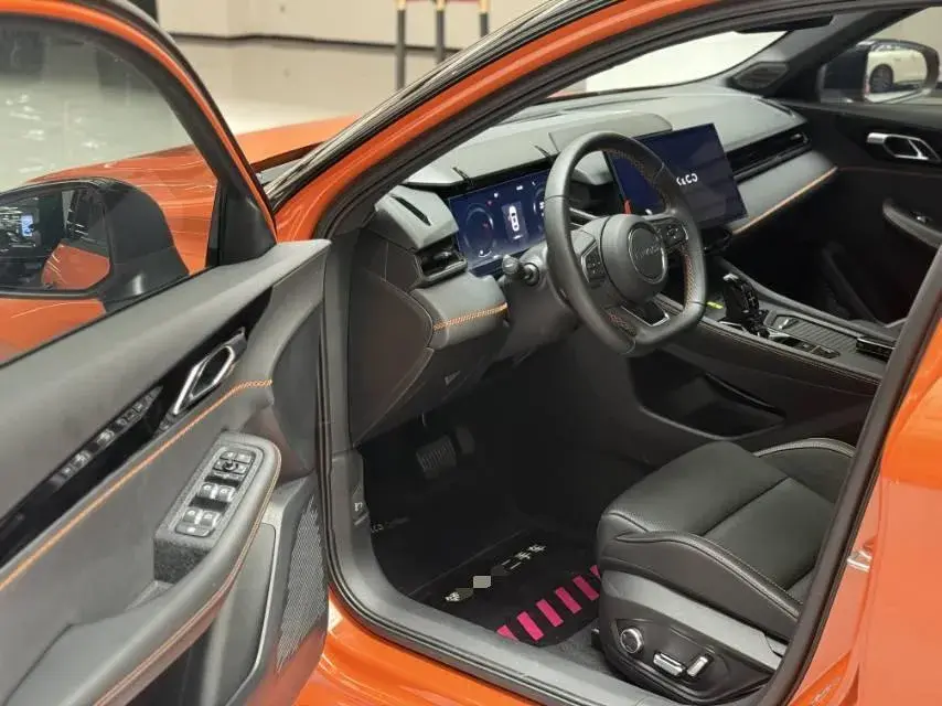 2023 LYNK&CO 03 thumbnail 4