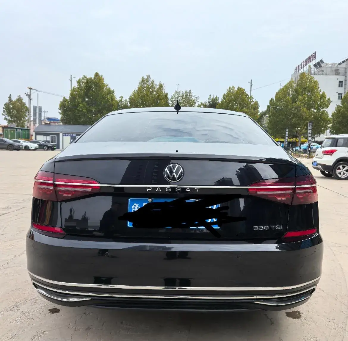 2021 VOLKSWAGEN PASSAT thumbnail 4