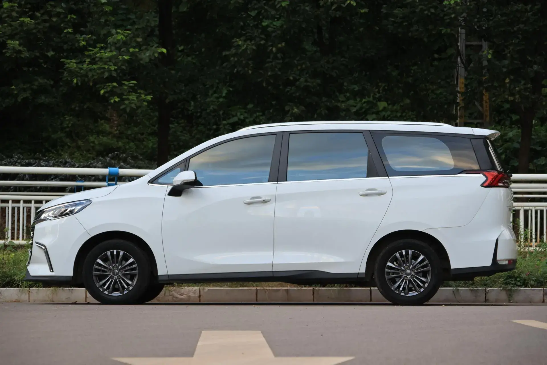 2019 MAXUS G50 thumbnail 2