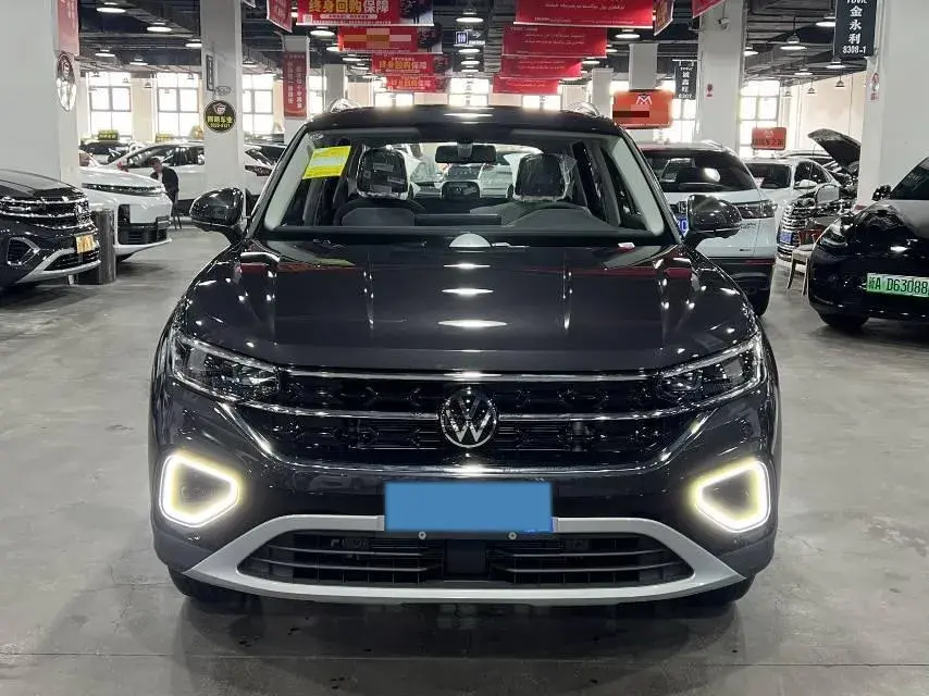 2025 VOLKSWAGEN TAYRON thumbnail 3