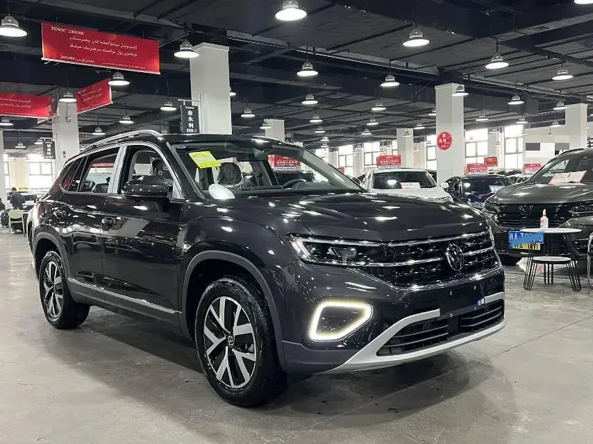 2025 VOLKSWAGEN TAYRON thumbnail 2