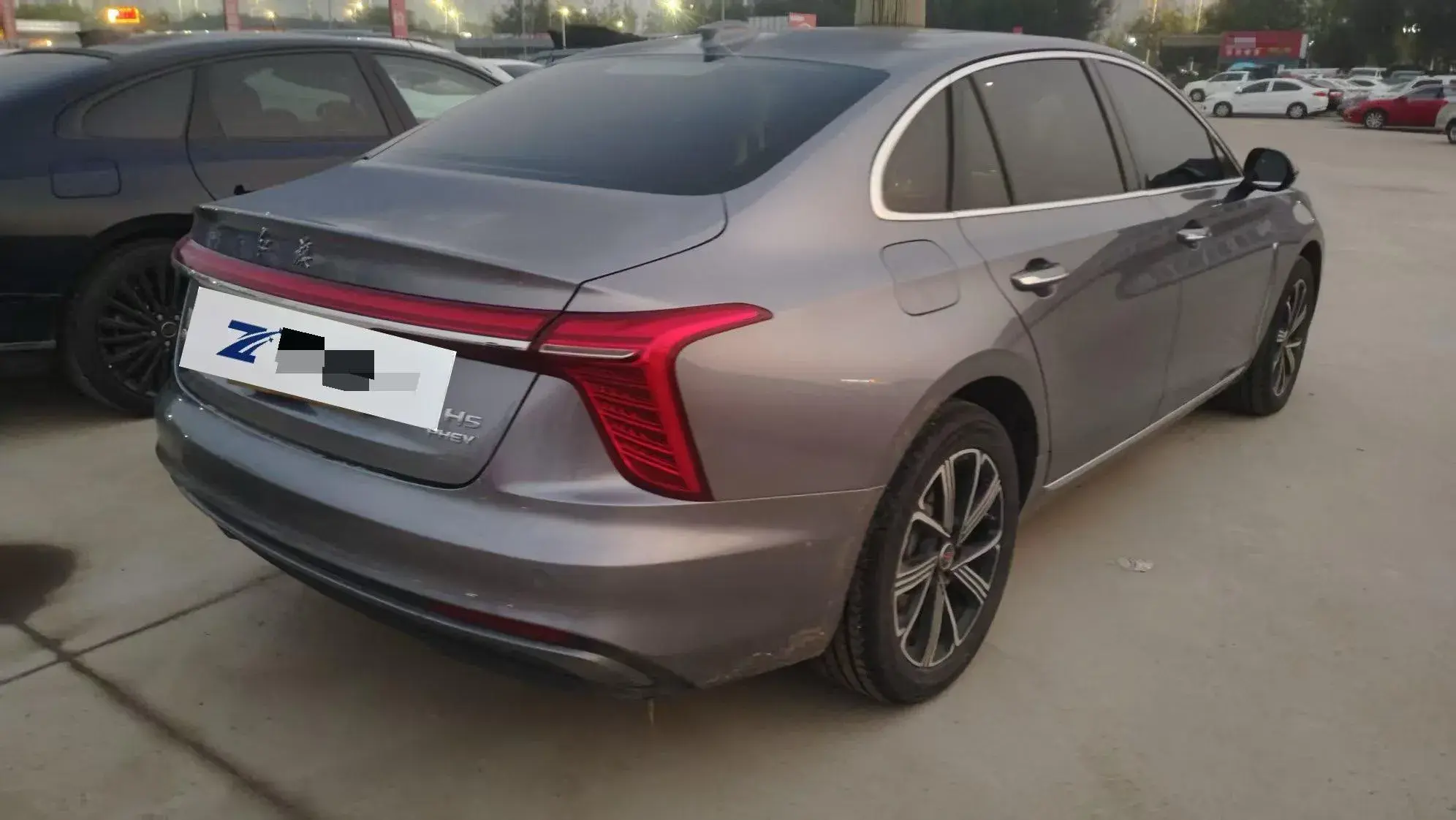 2025 HONGQI H5 thumbnail 3