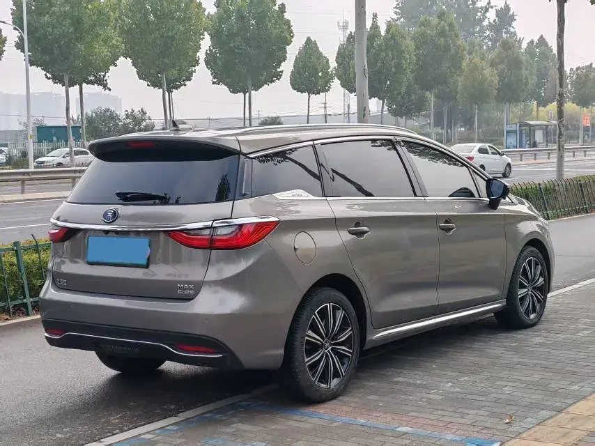 2019 BYD SONG thumbnail 4