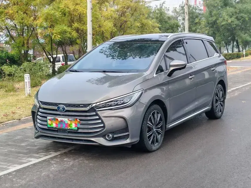 2019 BYD SONG view 1