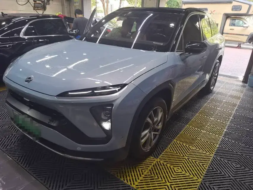 2020 NIO ES6 view 1