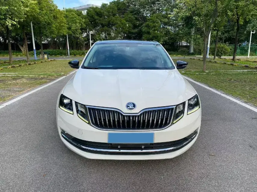 2018 SKODA OCTAVIA thumbnail 2