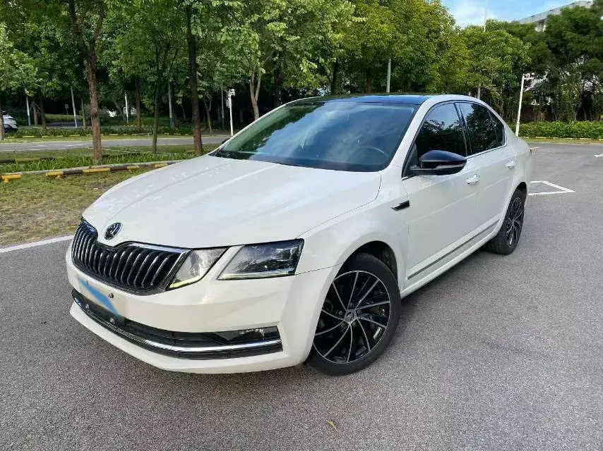 2018 SKODA OCTAVIA view 1