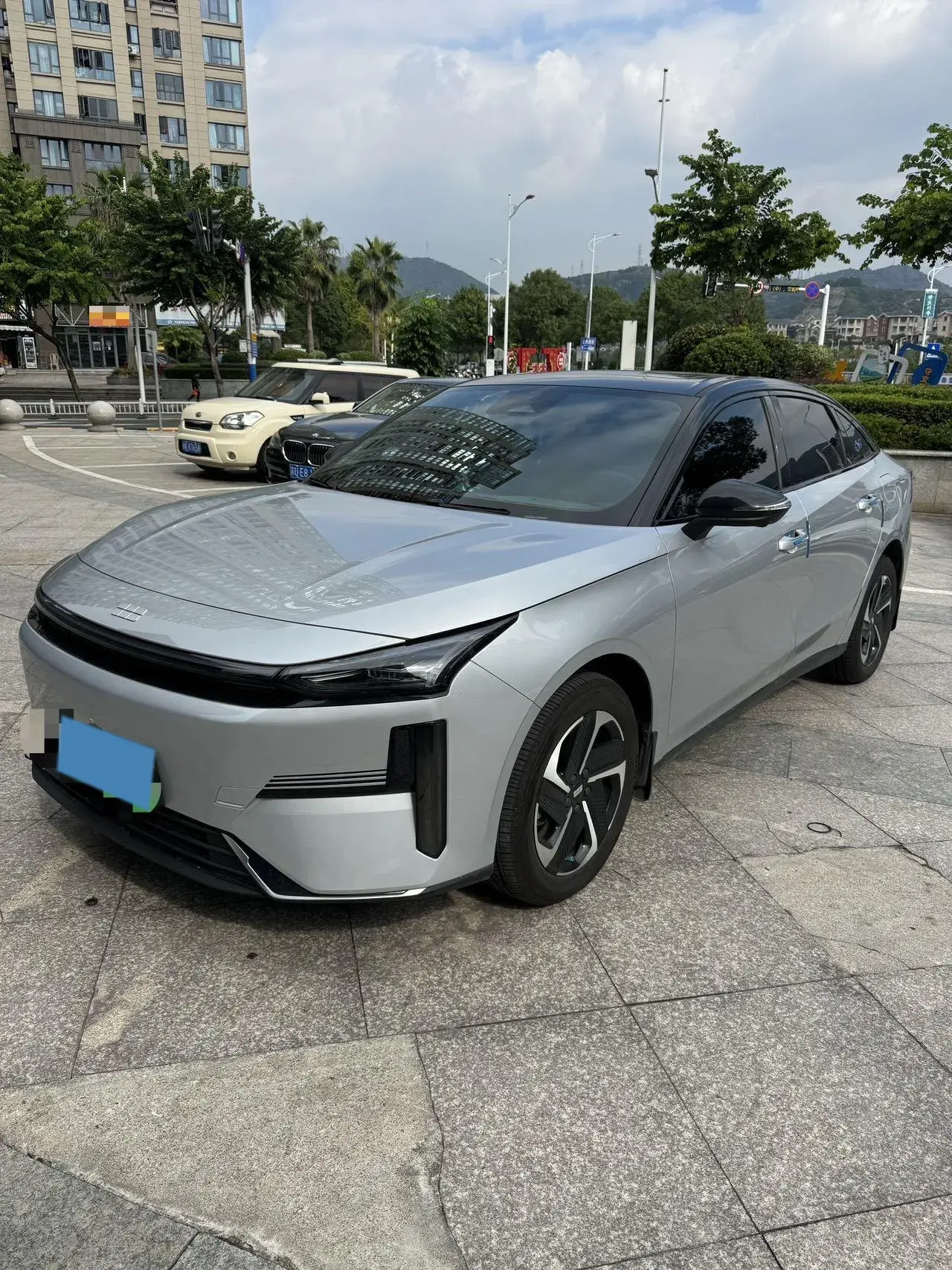 2025 GEELY GALAXY view 1