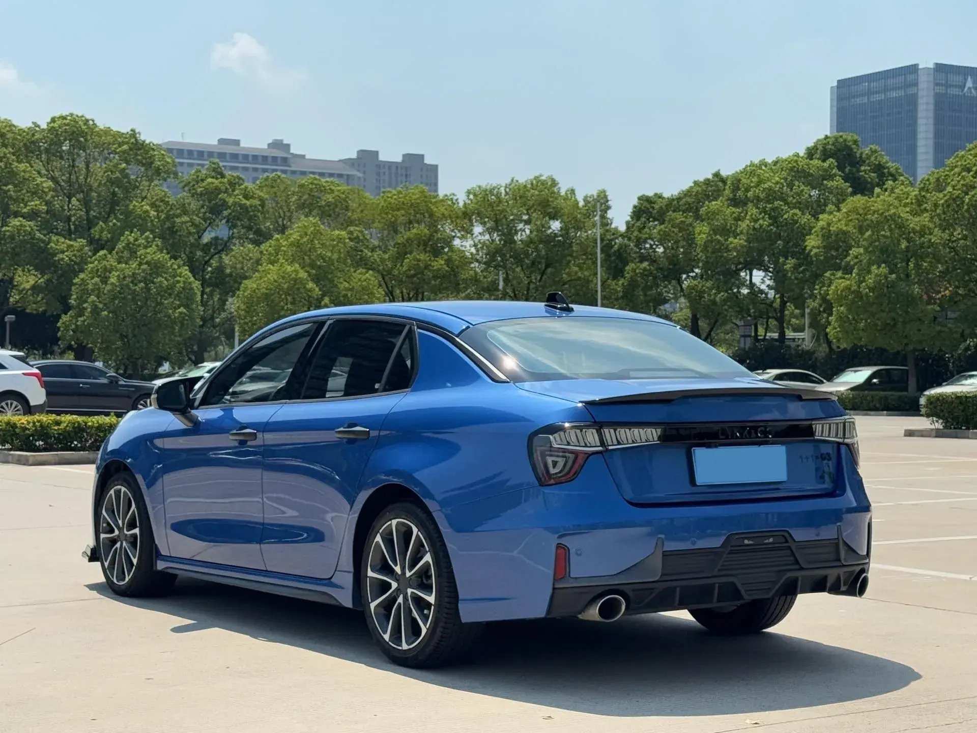 2020 LYNK&CO 03 thumbnail 3