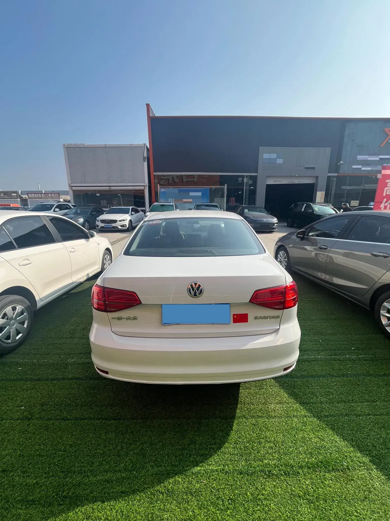 2018 VOLKSWAGEN SAGITAR thumbnail 3