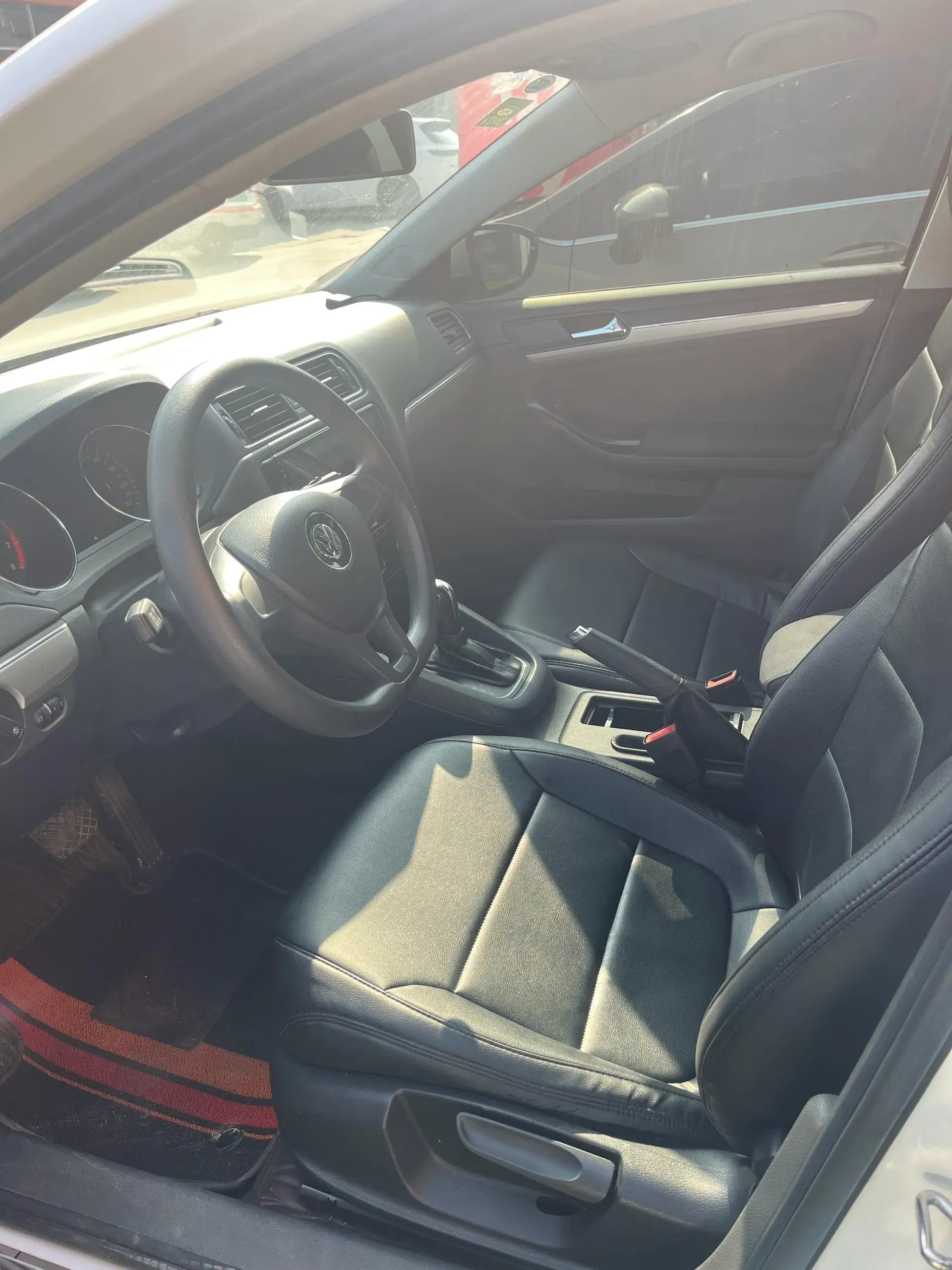 2018 VOLKSWAGEN SAGITAR thumbnail 4