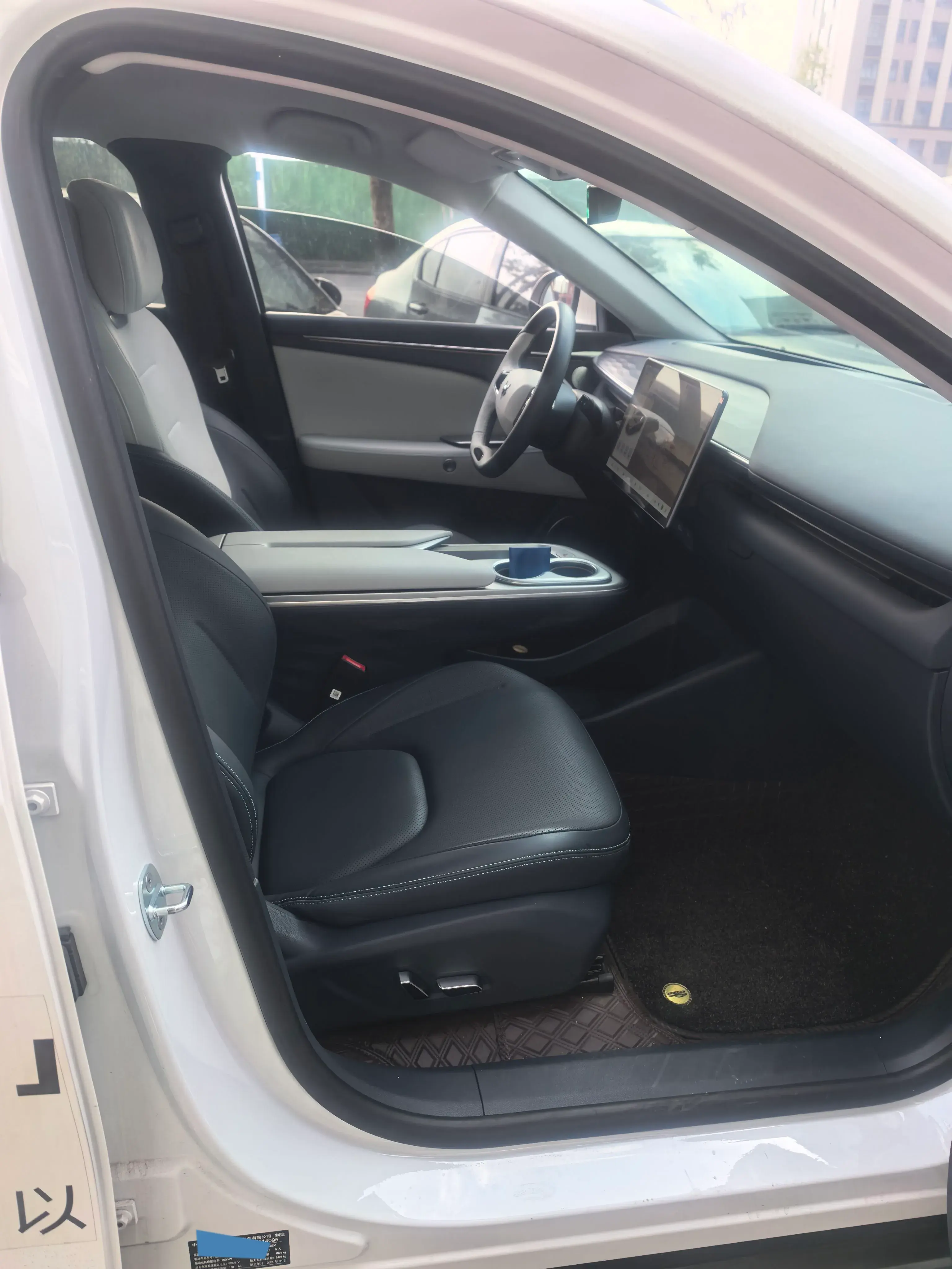 2025 ARCFOX ΑT5 thumbnail 4