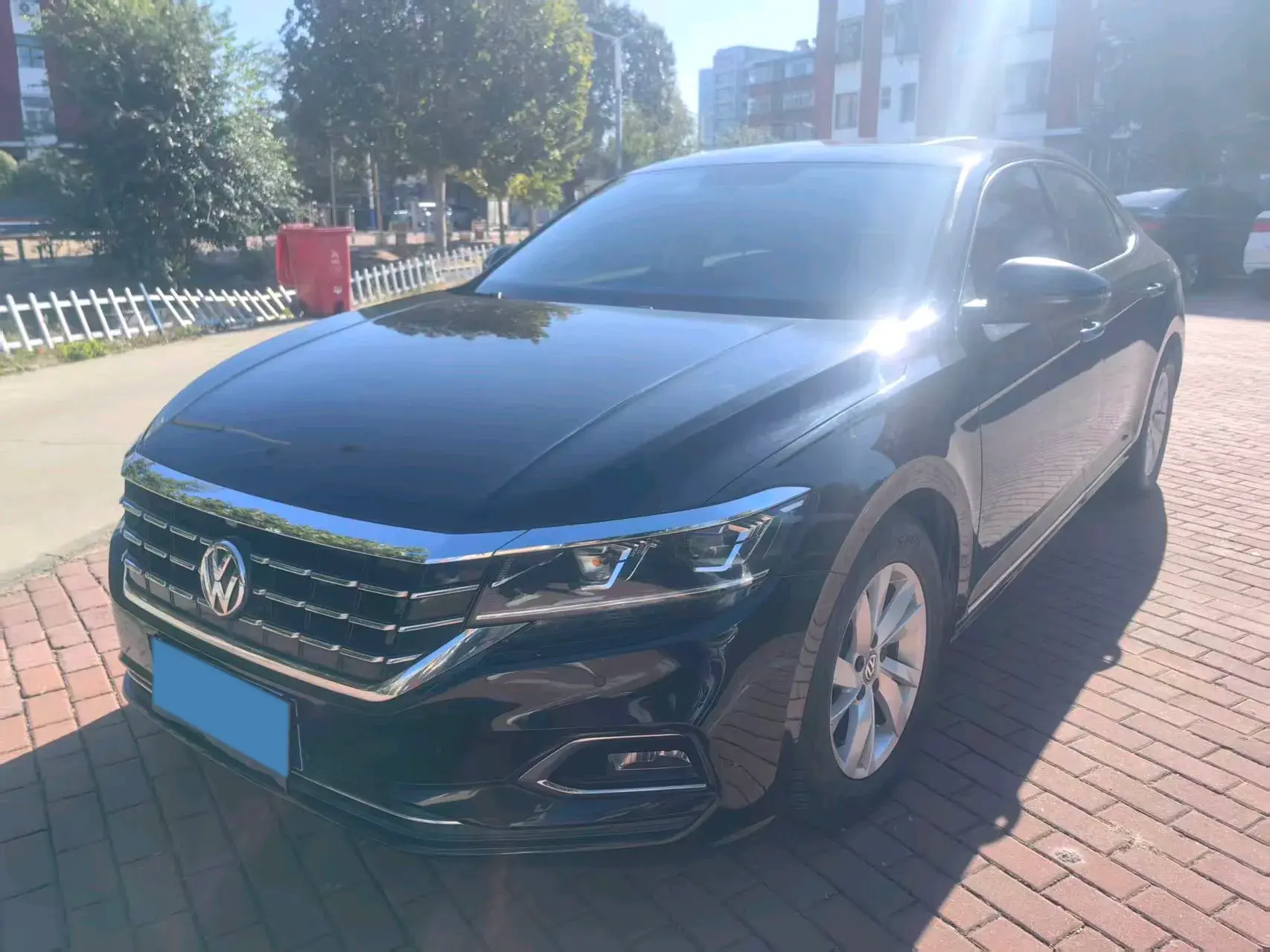 2019 VOLKSWAGEN PASSAT view 1