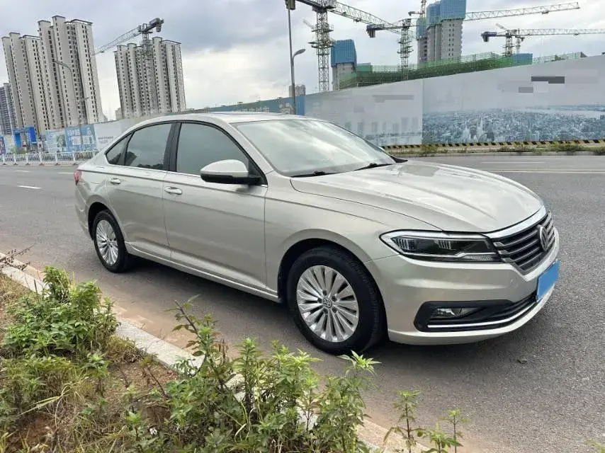 2018 VOLKSWAGEN LAVIDA thumbnail 2