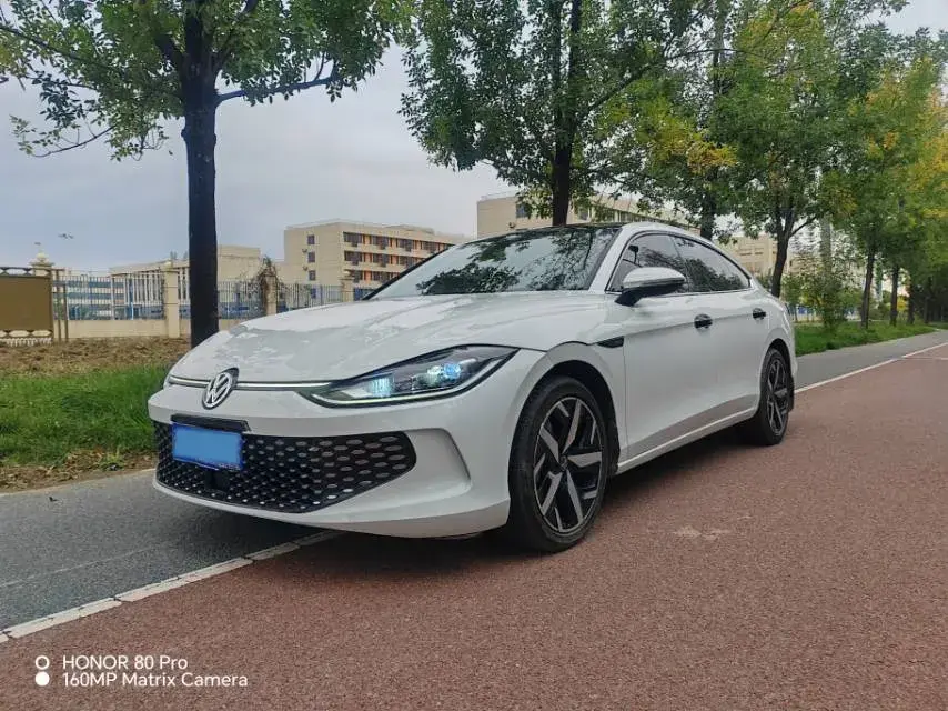 2023 VOLKSWAGEN LAMANDO view 1