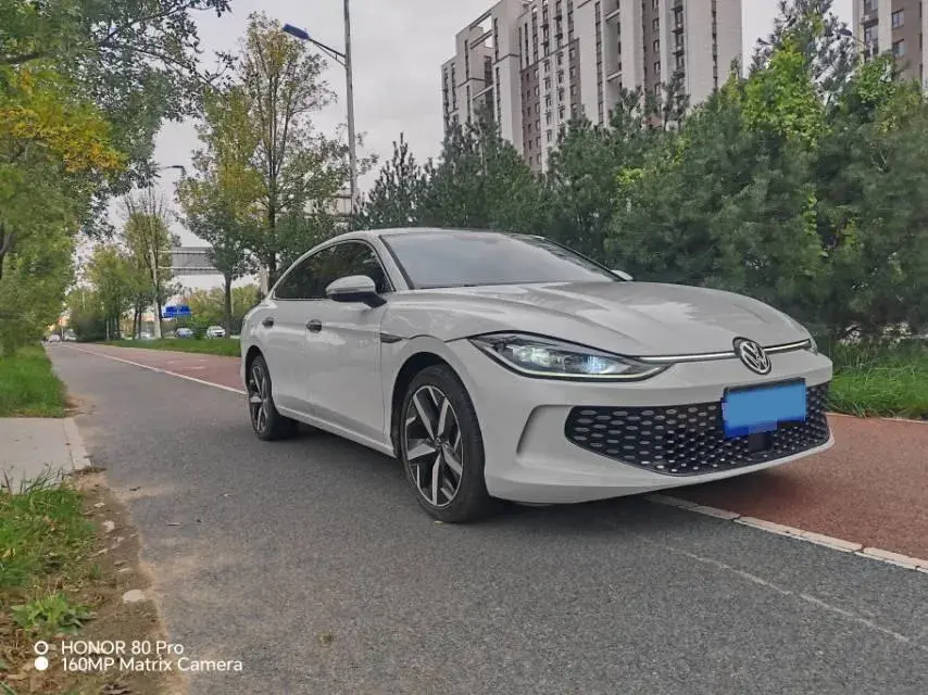 2023 VOLKSWAGEN LAMANDO thumbnail 3