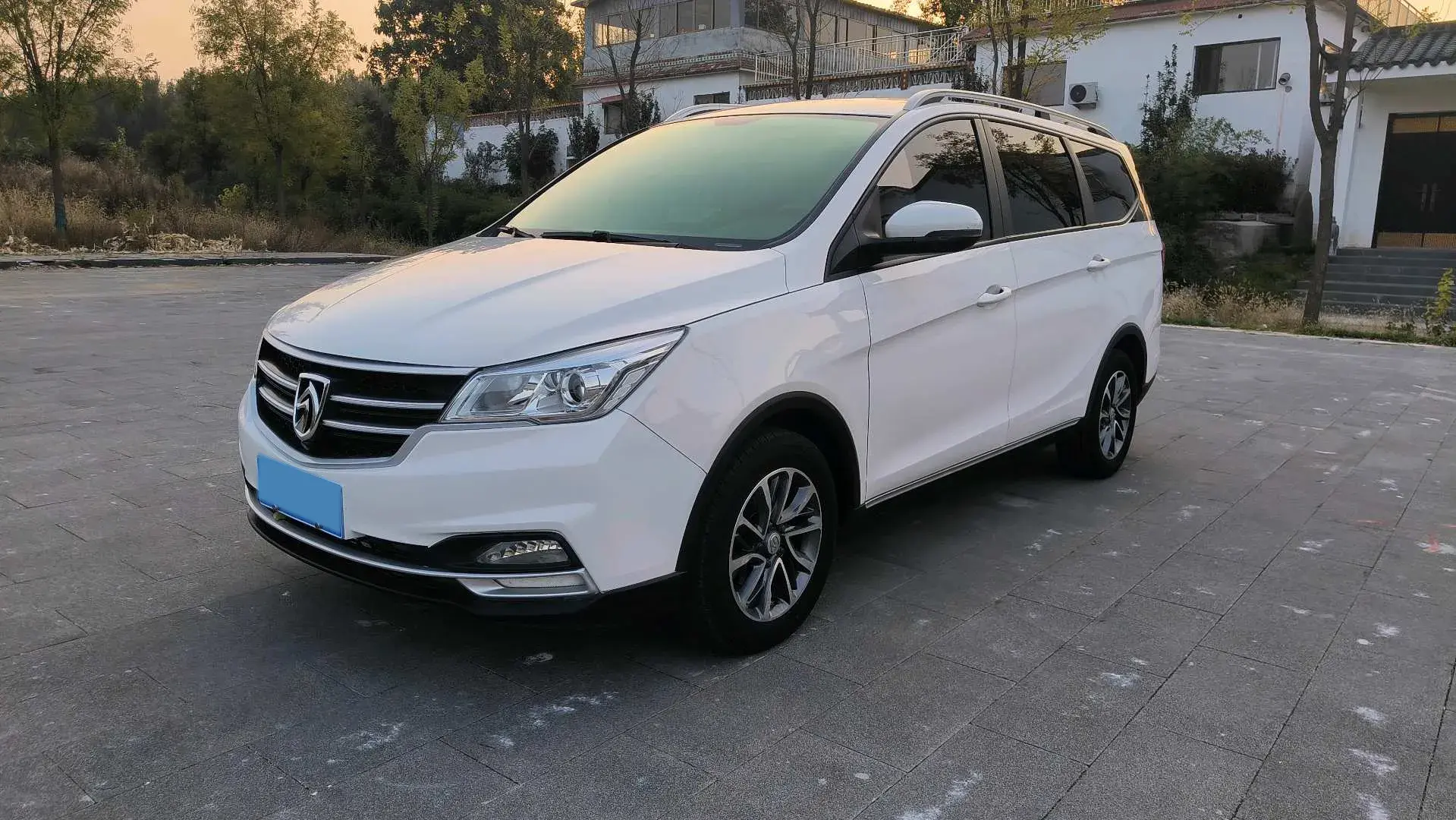 2019 BAOJUN 730 view 1