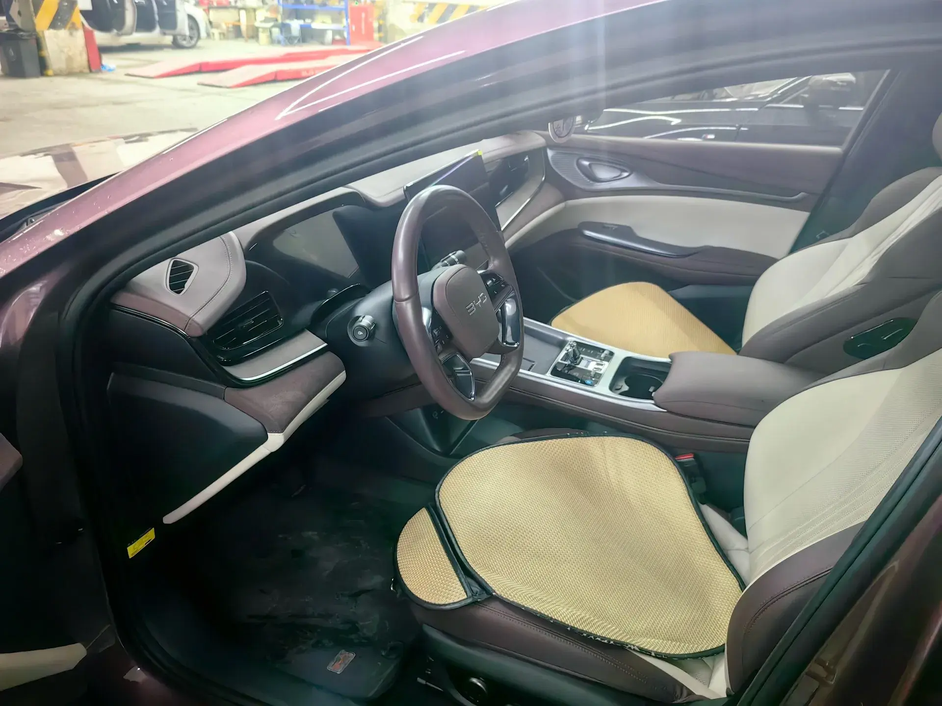 2023 BYD SEAL thumbnail 4