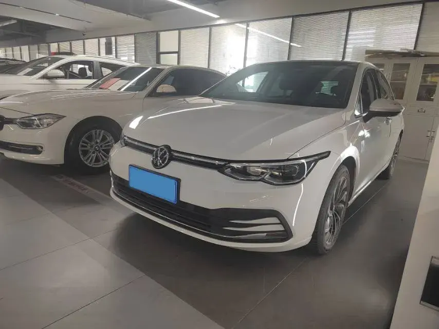 2021 VOLKSWAGEN GOLF view 1