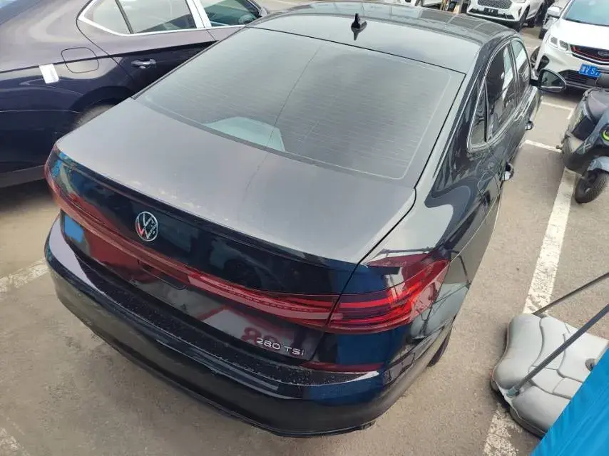 2022 VOLKSWAGEN PASSAT thumbnail 4