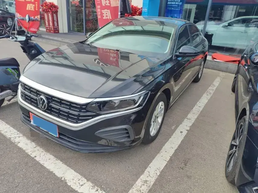 2022 VOLKSWAGEN PASSAT view 1