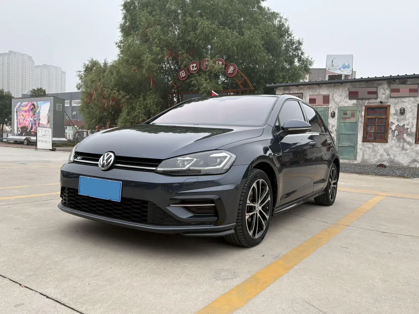 2018 VOLKSWAGEN GOLF view 1