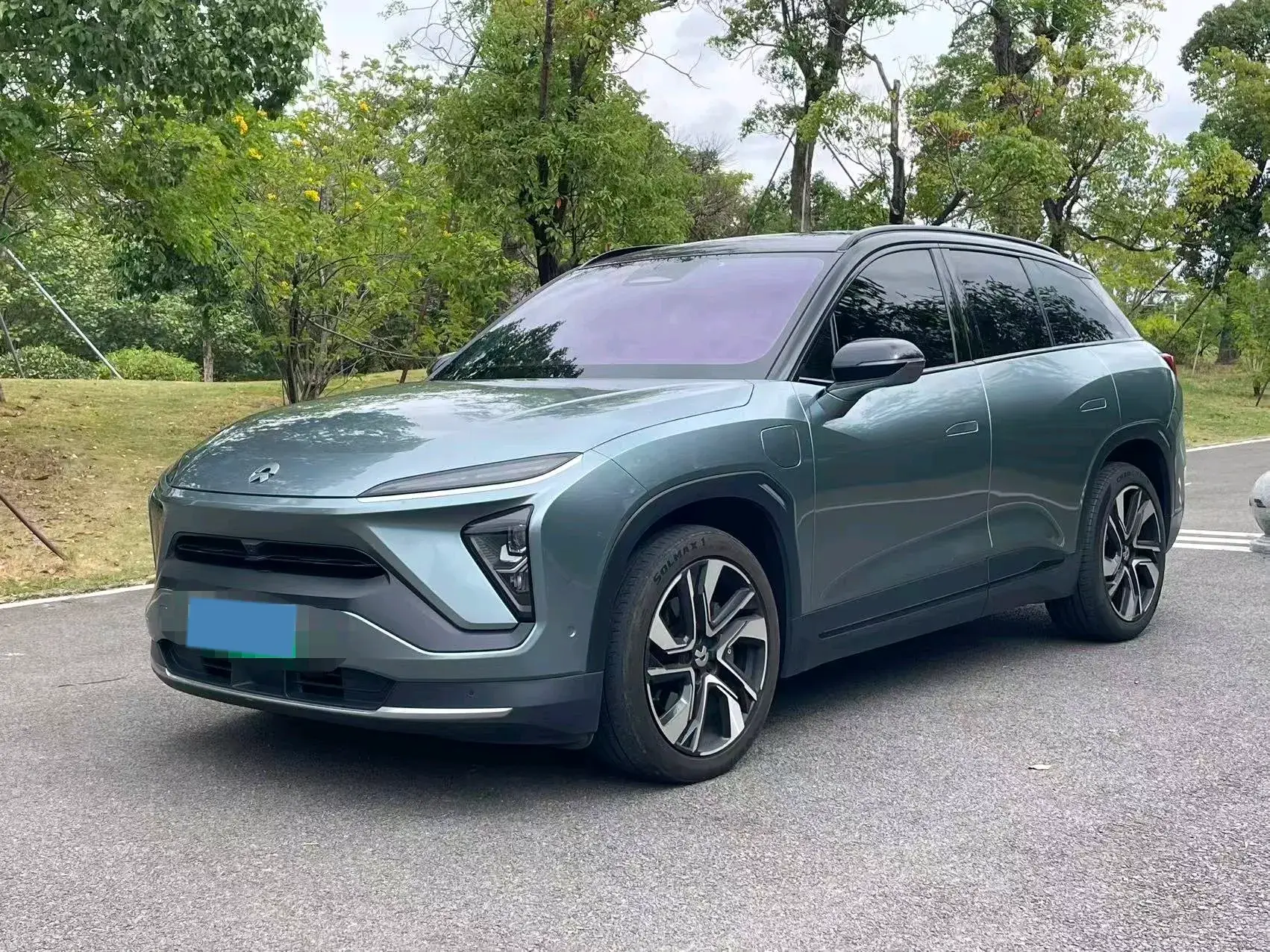 2020 NIO ES6 view 1