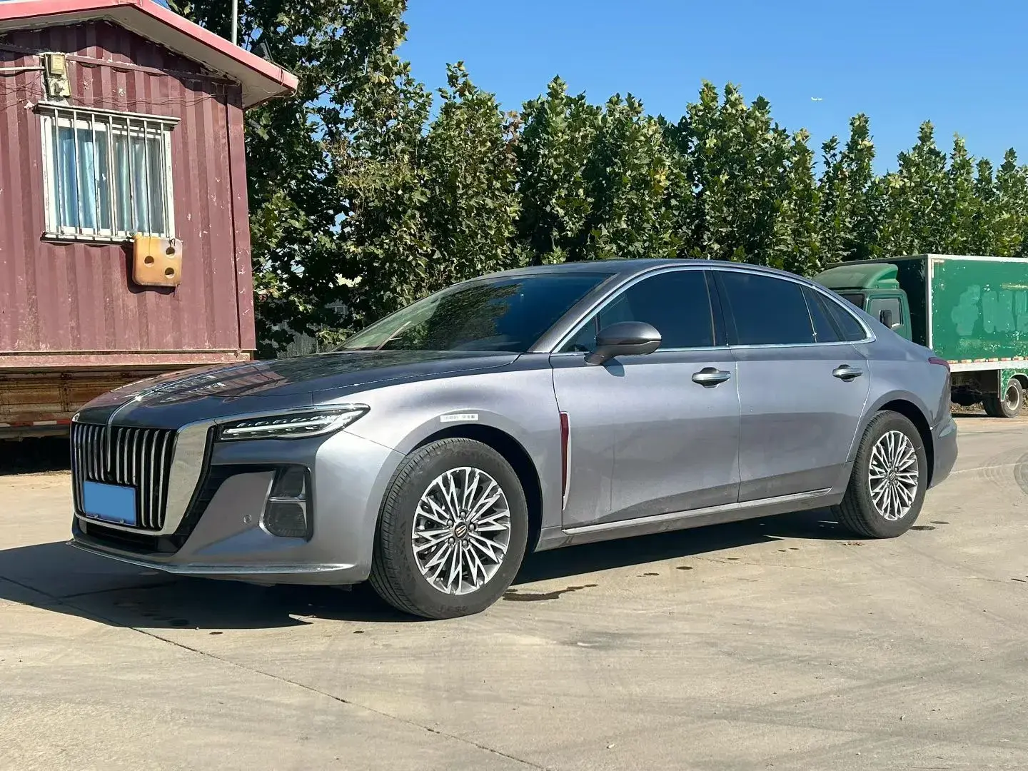 2024 HONGQI H5 view 1