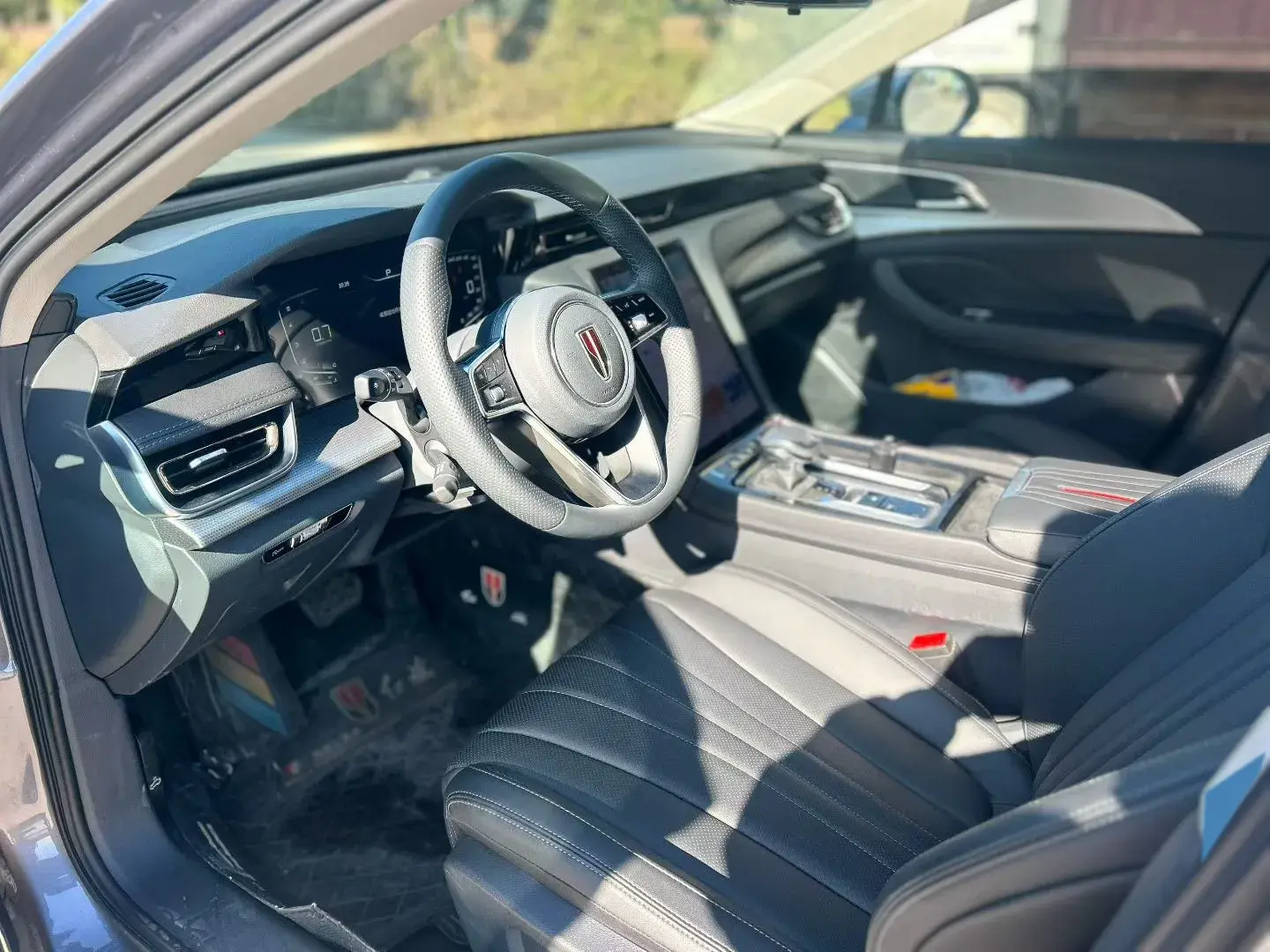 2024 HONGQI H5 thumbnail 4