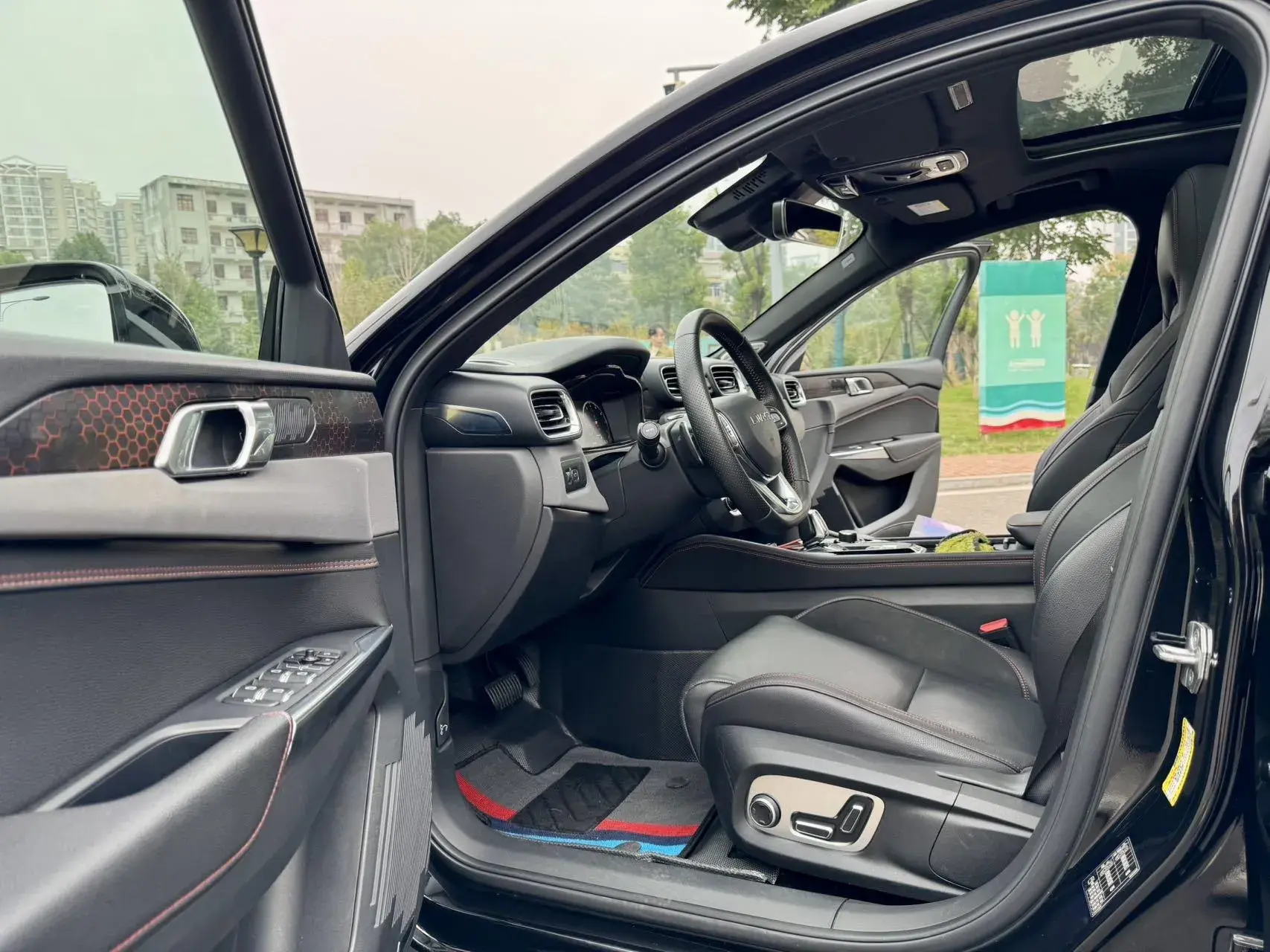 2019 LYNK&CO 03 thumbnail 4