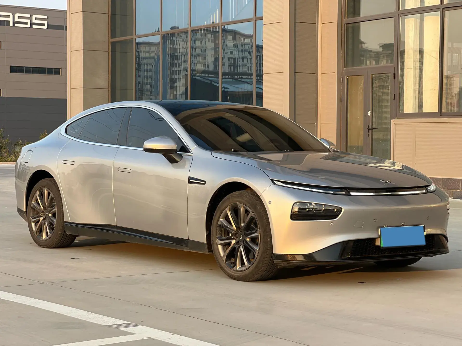 2020 XPENG P7 thumbnail 2