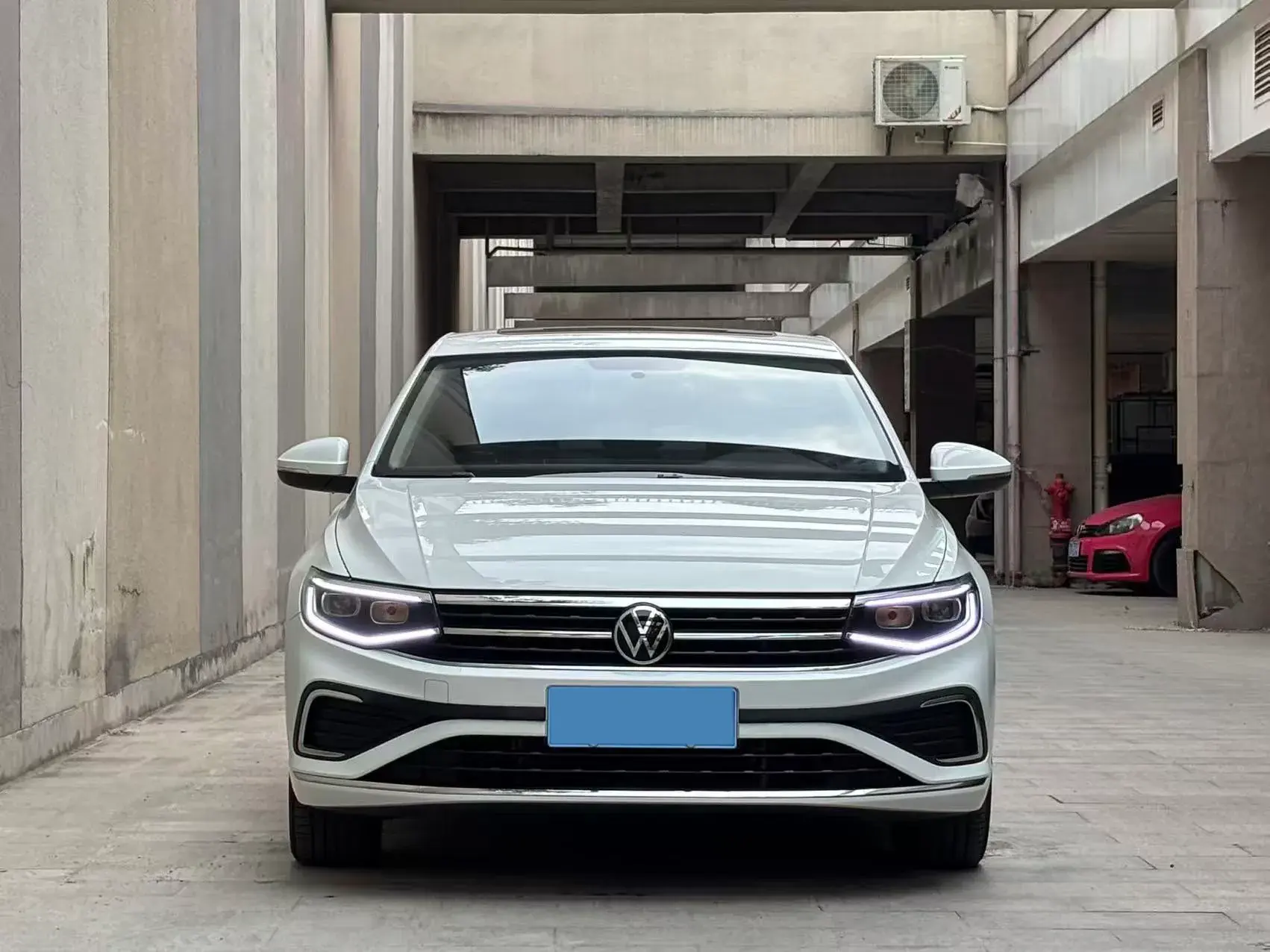 2023 VOLKSWAGEN BORA thumbnail 2