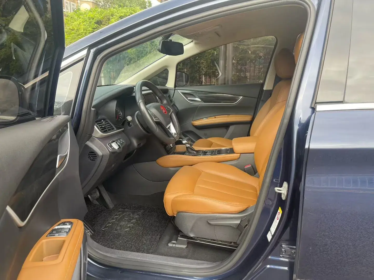 2018 BYD SONG thumbnail 4