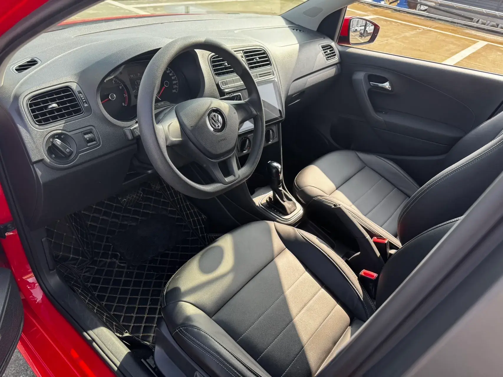 2018 VOLKSWAGEN POLO thumbnail 4