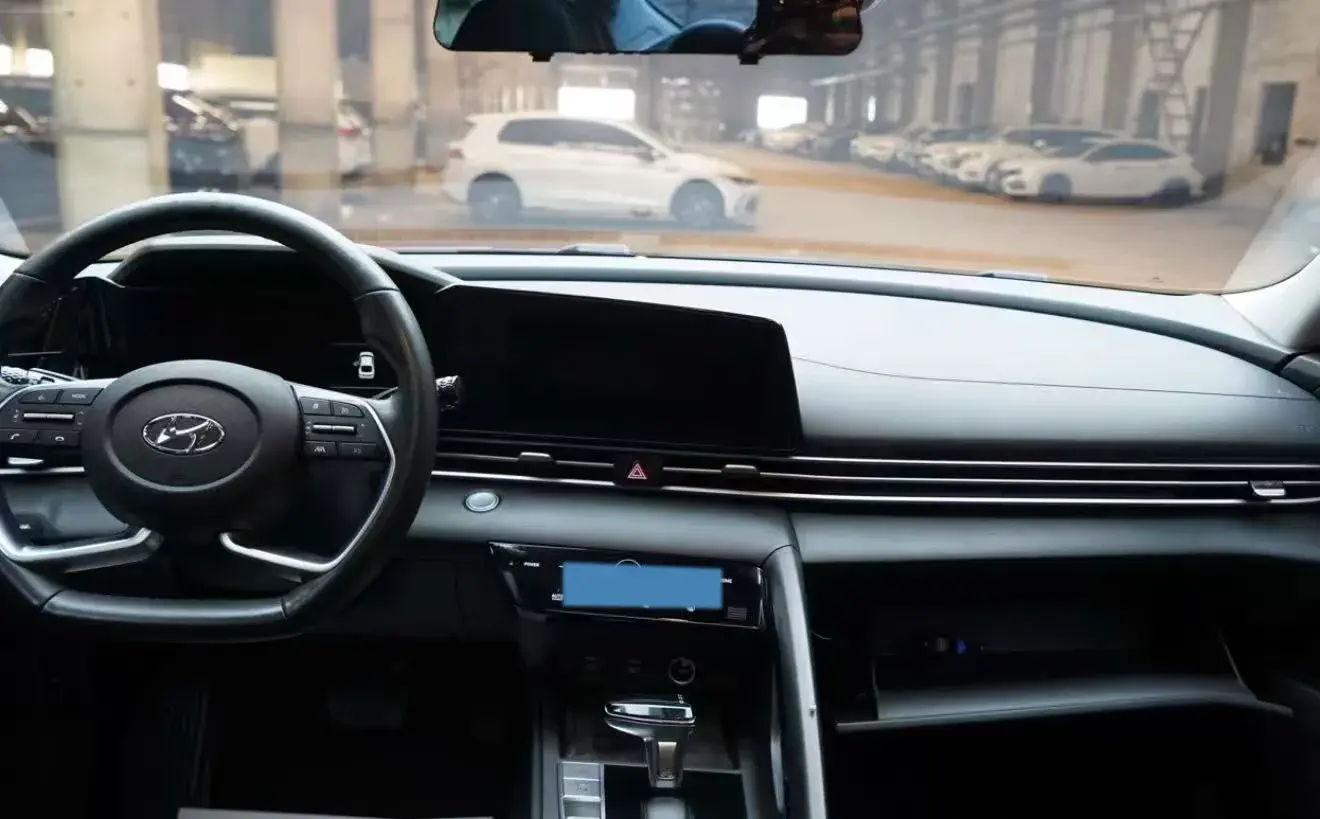 2021 HYUNDAI ELANTRA thumbnail 4