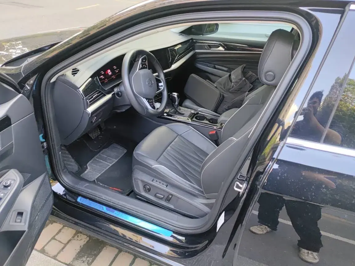 2022 VOLKSWAGEN PASSAT thumbnail 4