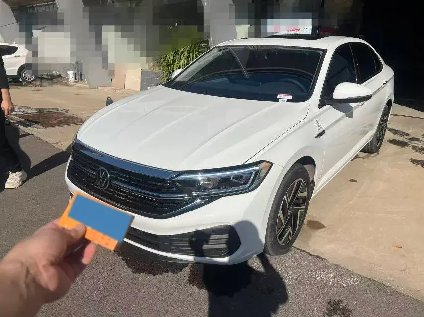 2025 VOLKSWAGEN SAGITAR view 1