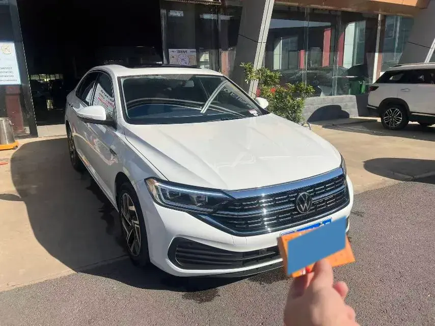 2025 VOLKSWAGEN SAGITAR thumbnail 2