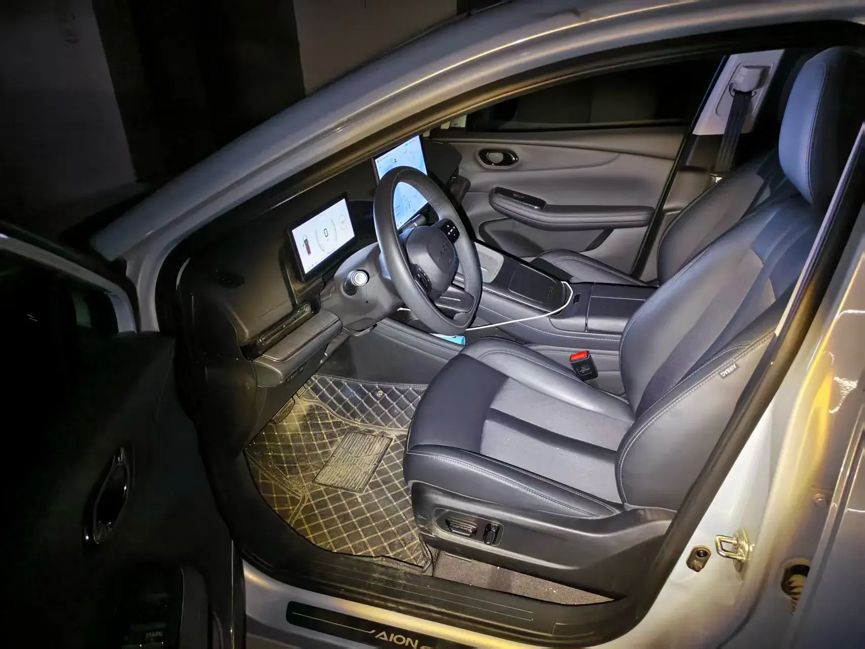2024 AION AION thumbnail 4