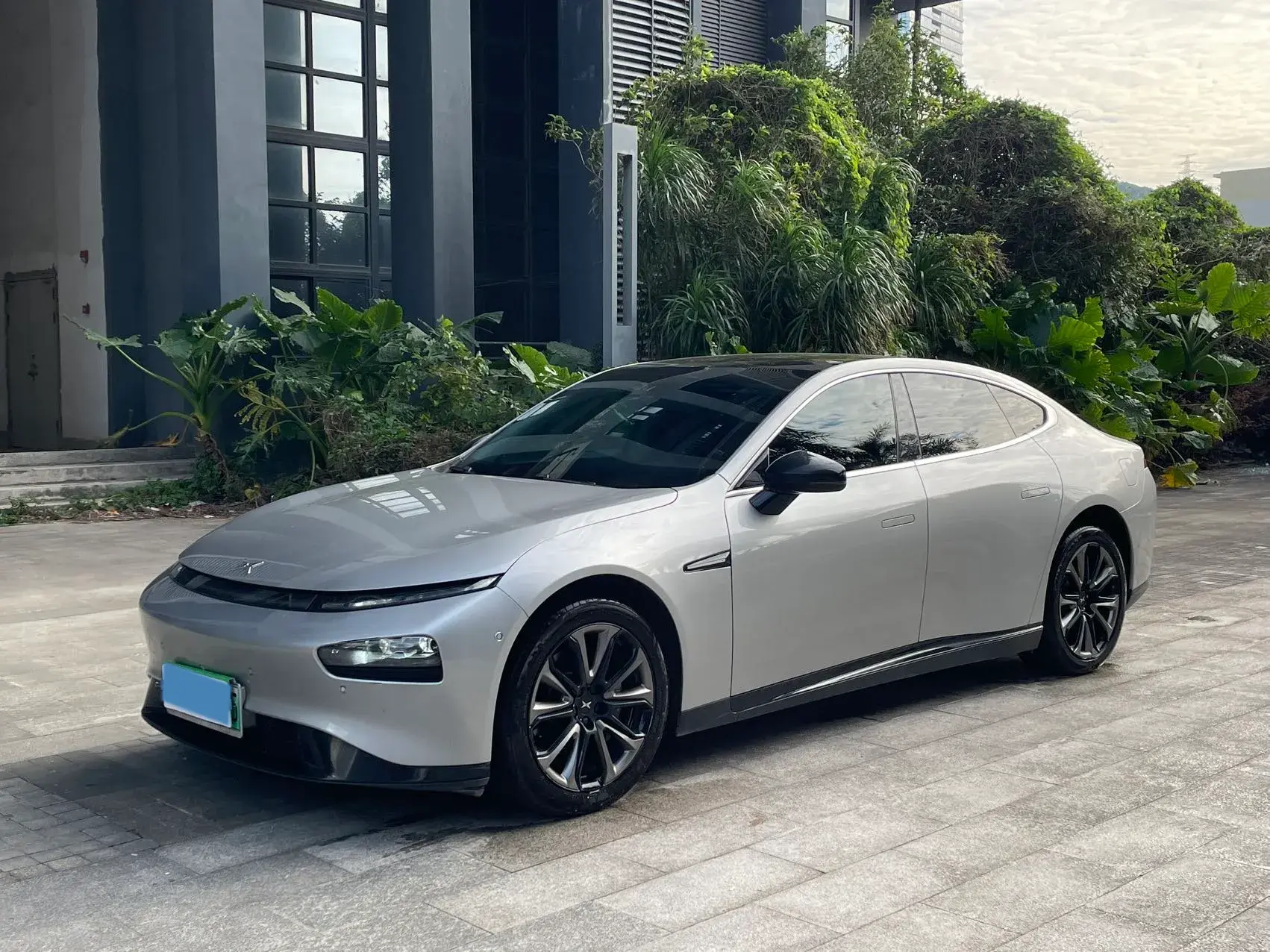 2020 XPENG P7 view 1