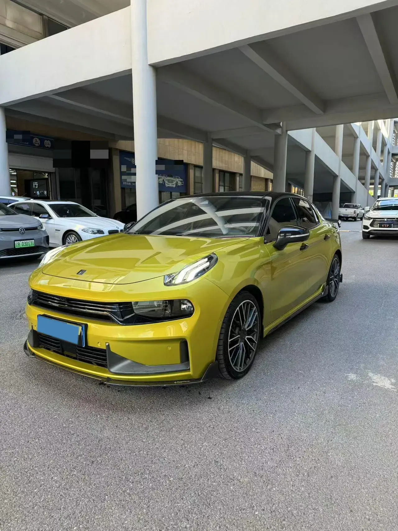 2019 LYNK&CO 03 view 1